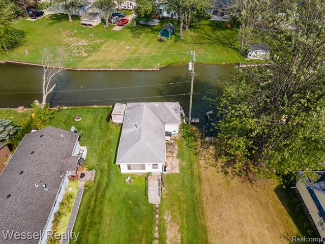 front view picture of 5591 River Rd, East China, MI. 48054
