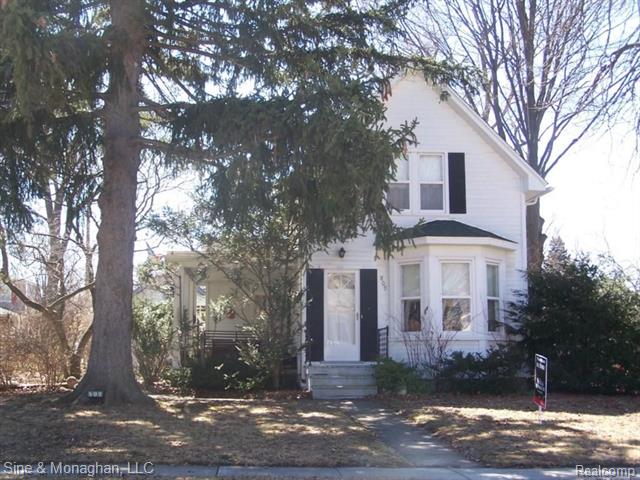 front view picture of 809 Waterloo St, Saint Clair, MI. 48079