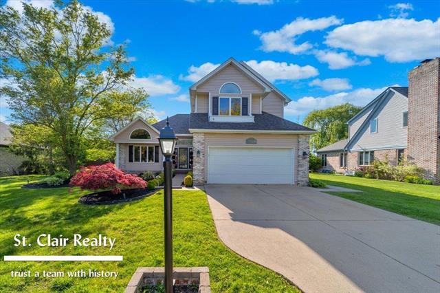 front view picture of 1080 Highland Dr, Saint Clair, MI. 48079