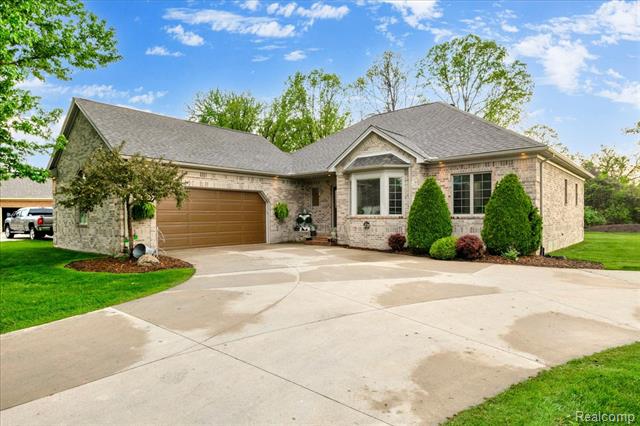 front view picture of 2376 Joseph Tamron Dr, Saint Clair, MI. 48079