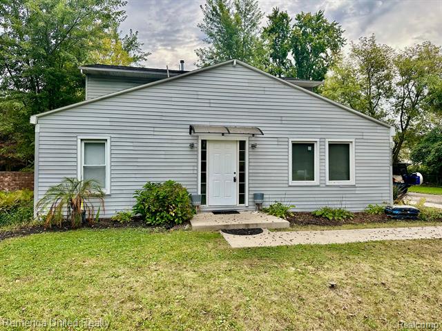 front view picture of 21728 Jefferson Ave, Farmington, MI. 48336