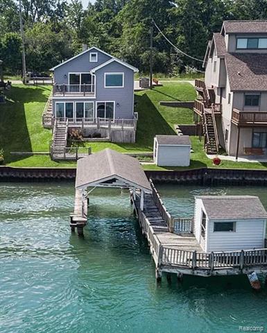front view picture of 1027 N River Rd, Saint Clair, MI. 48079