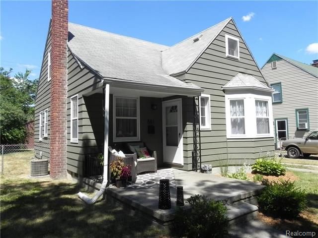 front view picture of 581 Flowerdale St, Ferndale, MI. 48220