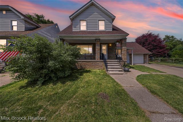 front view picture of 643 Spencer St, Ferndale, MI. 48220