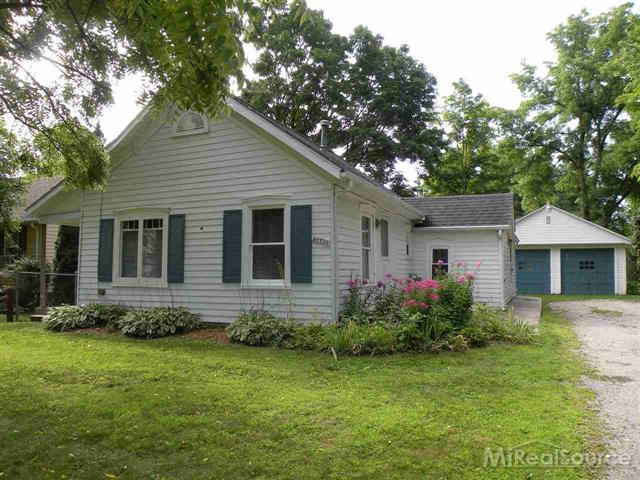 front view picture of 34720 Maple St, Memphis, MI. 48041