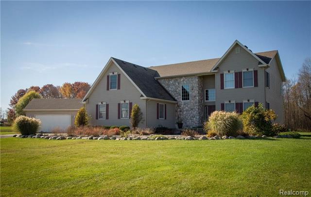 front view picture of 300 Pine Ridge, Saint Clair, MI. 48079