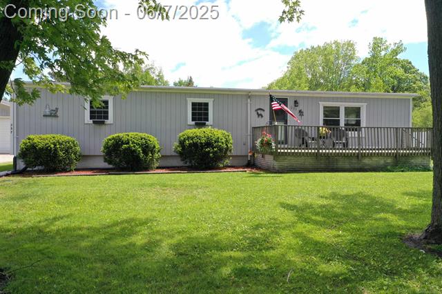 front view picture of 237 S Allen Rd, Saint Clair, MI. 48079