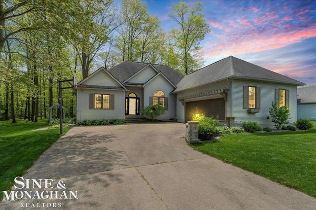 front view picture of 903 Joanwood, Marysville, MI. 48040