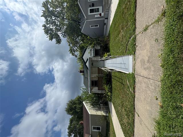 front view picture of 1474 E Milton Ave, Hazel Park, MI. 48030