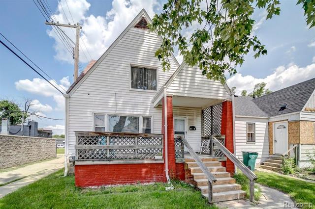 front view picture of 27 E Milton Ave, Hazel Park, MI. 48030
