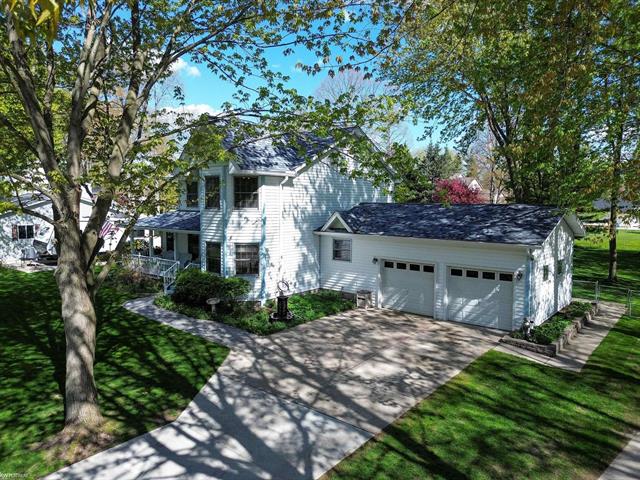 front view picture of 1950 Jackson St, Saint Clair, MI. 48079