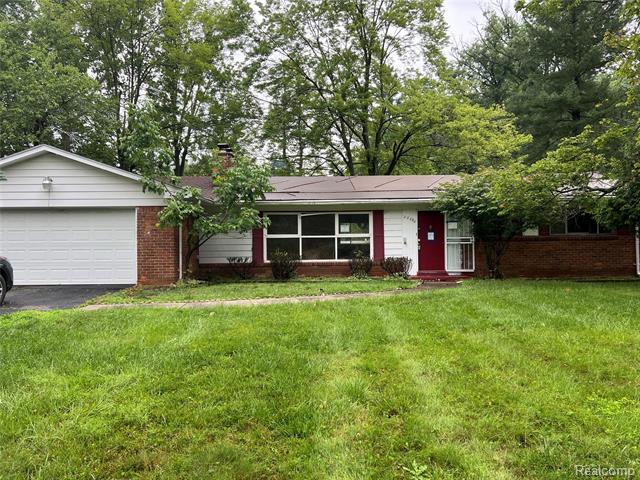 front view picture of 22080 Rougewood Dr, Southfield, MI. 48033
