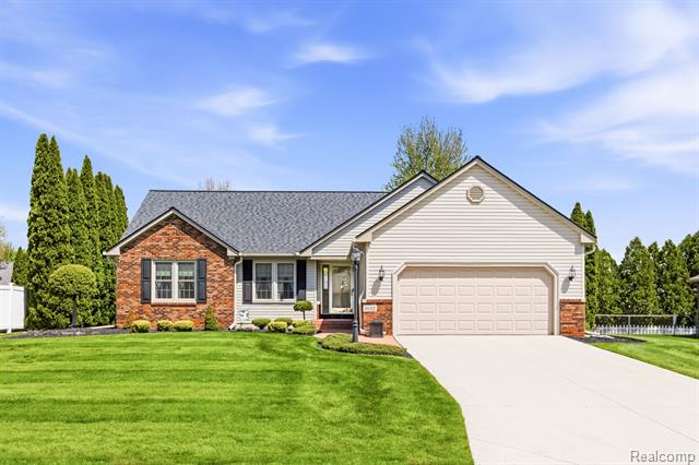 front view picture of 1620 N Delano, Saint Clair, MI. 48079