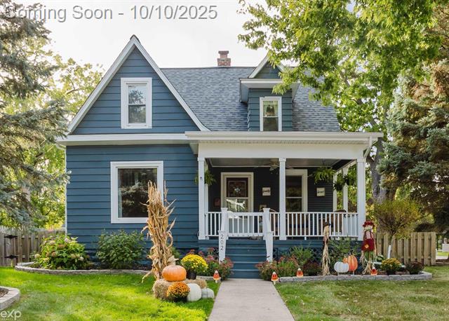 front view picture of 202 S Ninth St, Saint Clair, MI. 48079