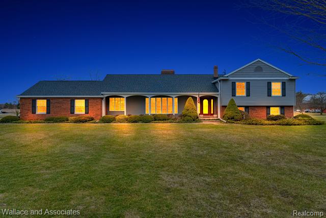 front view picture of 4601 Rattle Run Rd, Saint Clair, MI. 48079