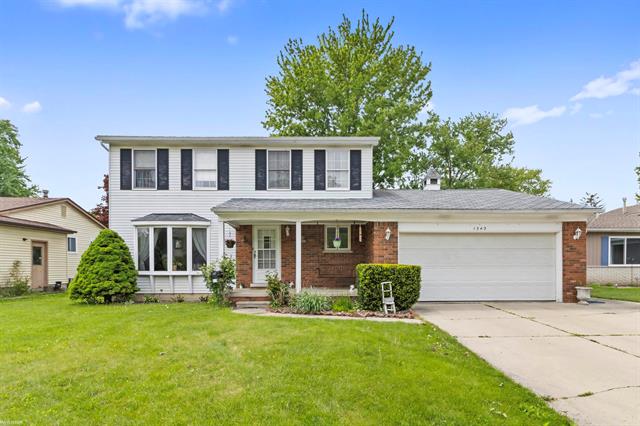 front view picture of 1340 Carolina, Marysville, MI. 48040