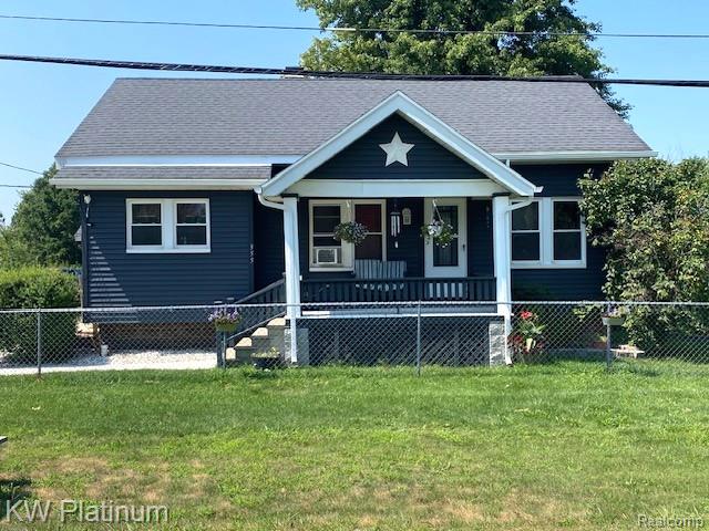 front view picture of 355 Henry St, Smiths Creek, MI. 48074