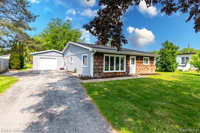 front view picture of 335 Pickford Rd, Smiths Creek, MI. 48074