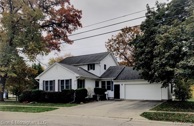 front view picture of 207 Palmer St, Saint Clair, MI. 48079