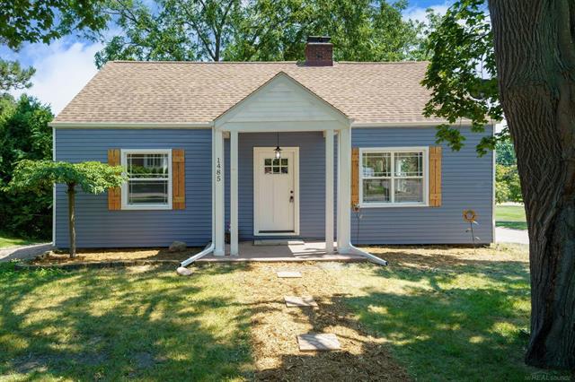front view picture of 1485 S Riverside Ave, Saint Clair, MI. 48079