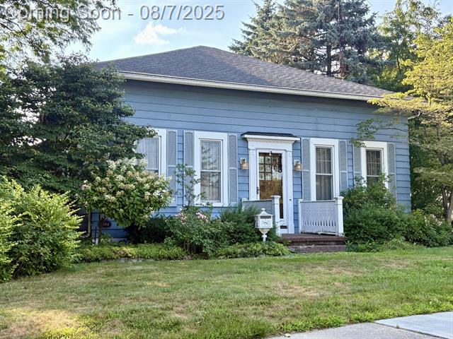 front view picture of 1464 S Riverside Ave, Saint Clair, MI. 48079