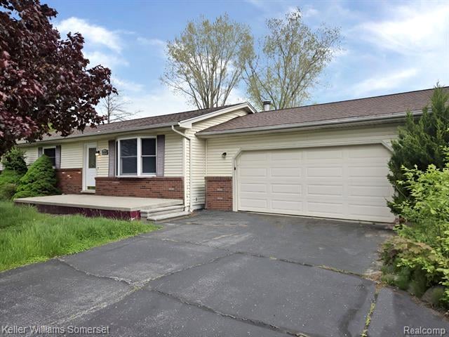 front view picture of 2310 Fred W Moore Hwy, Saint Clair, MI. 48079