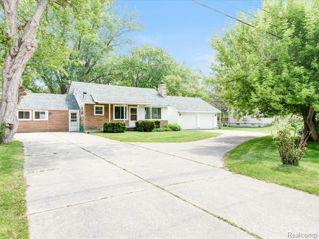 front view picture of 641 Michigan, Marysville, MI. 48040