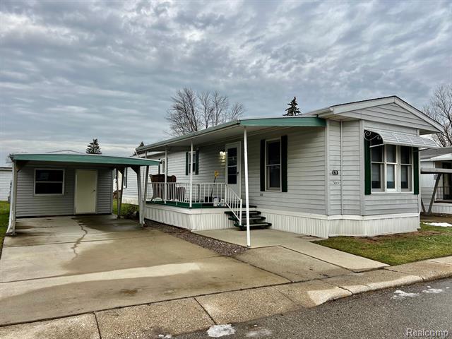 front view picture of 3333 Ravenswood, Marysville, MI. 48040