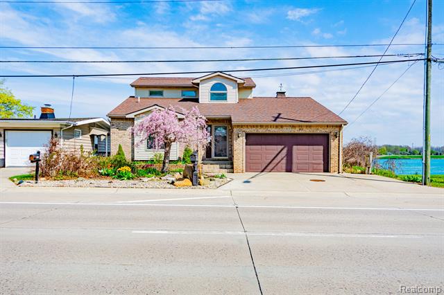 front view picture of 183 Gratiot, Marysville, MI. 48040