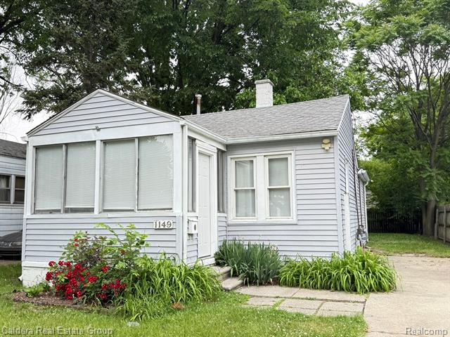 front view picture of 1149 E Milton Ave, Hazel Park, MI. 48030