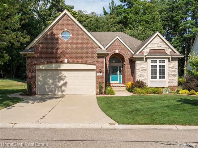 front view picture of 22210 Abington Dr, Farmington, MI. 48335