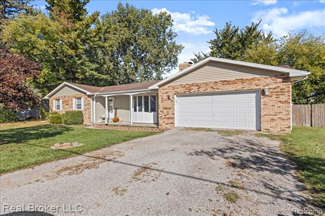 front view picture of 4268 Ravenswood Rd, Port Huron, MI. 48060