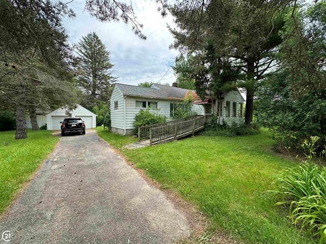 front view picture of 1675 Bauman Rd, Columbus, MI. 48063