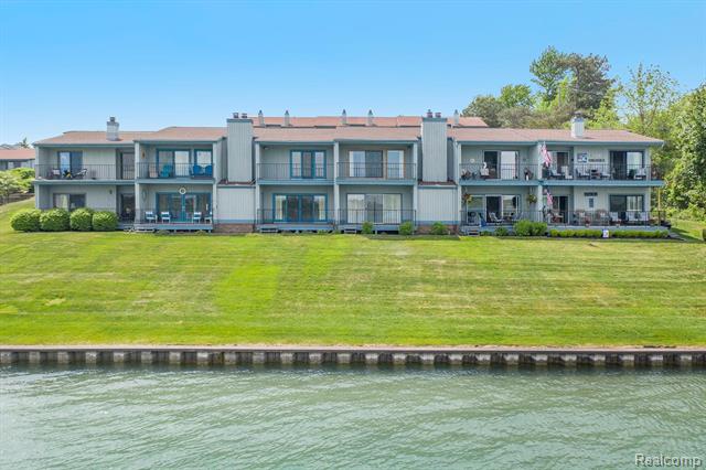 front view picture of 1715 N River Rd, Saint Clair, MI. 48079