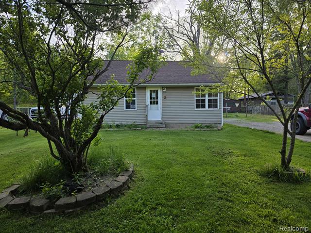 front view picture of 1573 Richman Rd, Smiths Creek, MI. 48074