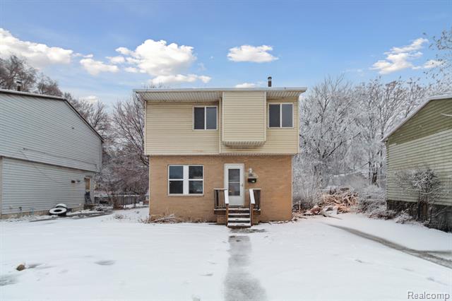 front view picture of 3012 24Th St, Port Huron, MI. 48060