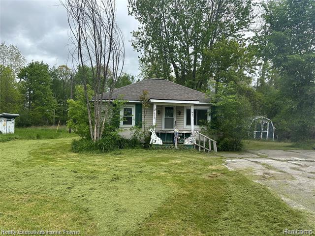 front view picture of 4466 Dove Rd, Port Huron, MI. 48060