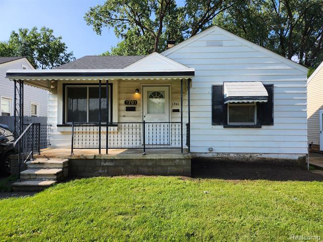 front view picture of 1761 E Milton Ave, Hazel Park, MI. 48030