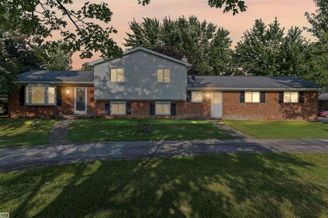 front view picture of 12184 Hill Rd, Memphis, MI. 48041