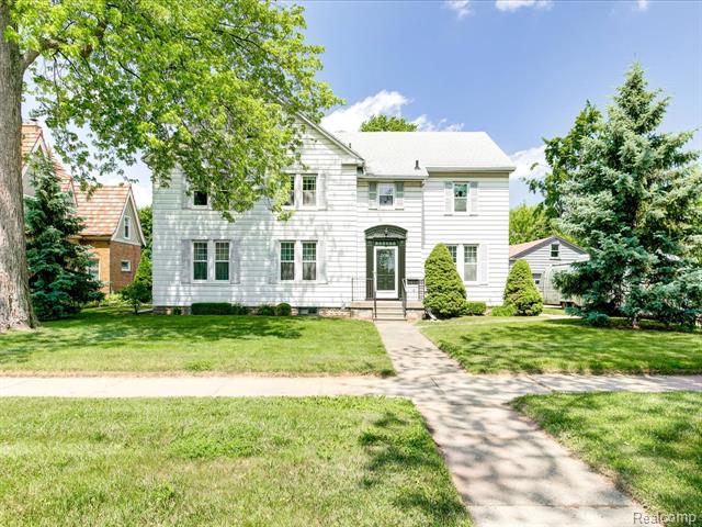 front view picture of 2815 Military St, Port Huron, MI. 48060
