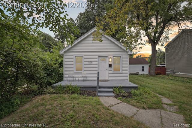 front view picture of 508 E Bernhard Ave, Hazel Park, MI. 48030