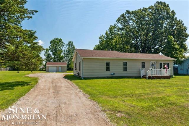 front view picture of 358 Pickford Rd, Smiths Creek, MI. 48074