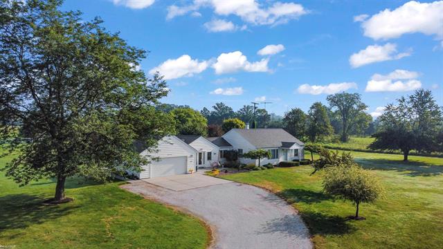 front view picture of 6928 Smiths Creek Rd, Smiths Creek, MI. 48074