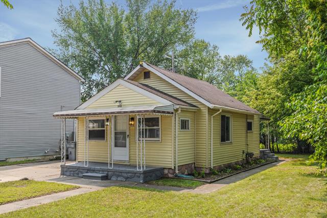 front view picture of 1210 E Bernhard Ave, Hazel Park, MI. 48030