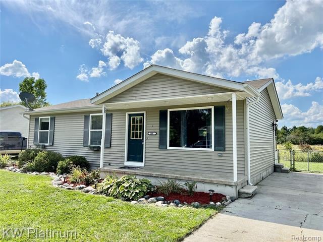 front view picture of 1097 Quain Ln, Port Huron, MI. 48060