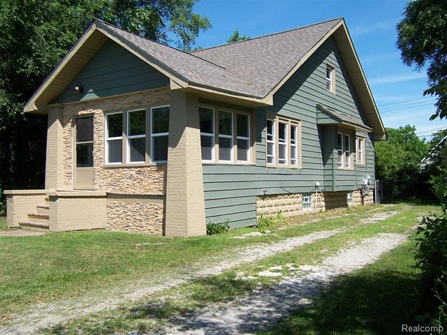 front view picture of 2819 North Boulevard, Port Huron, MI. 48060