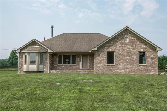 front view picture of 11900 Dunn Rd, Memphis, MI. 48041