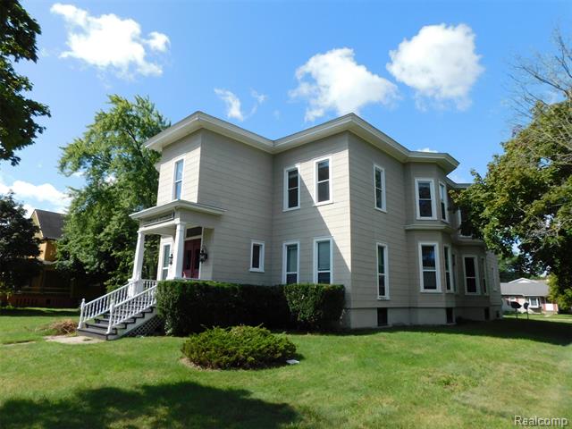 front view picture of 1805 Military St, Port Huron, MI. 48060