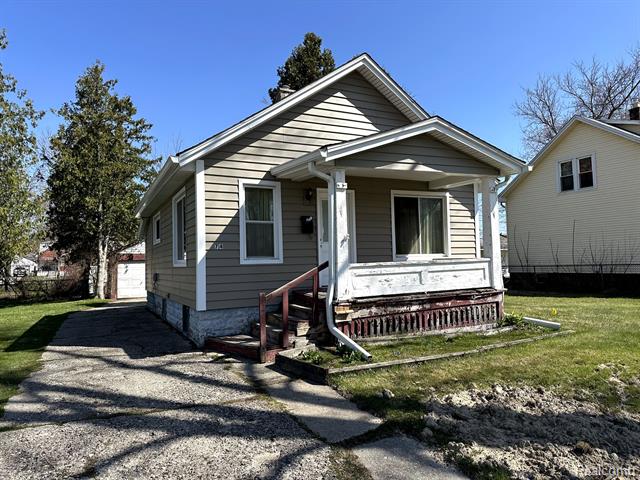 front view picture of 74 W Bernhard Ave, Hazel Park, MI. 48030