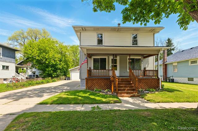 front view picture of 1410 12Th St, Port Huron, MI. 48060